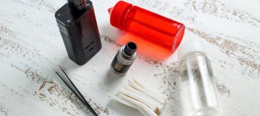 E-Cigi and non electronic cigarette Compared - E-Cigi Health Risks, Safety Tips and Alternatives